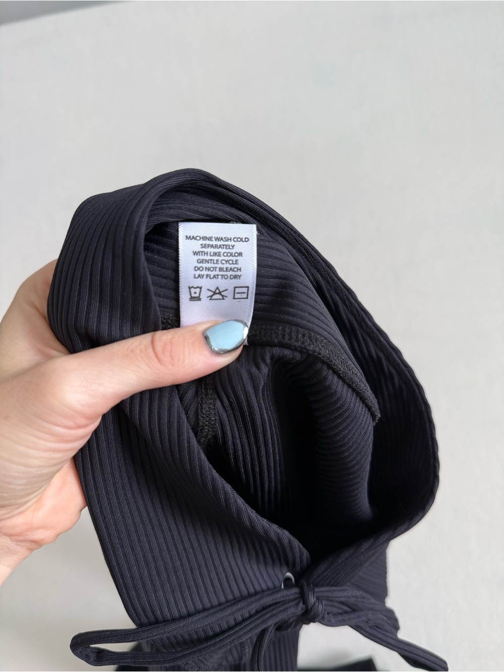 REFORMATION Year of Ours stretch football leggings in black - Picture 9 of 9